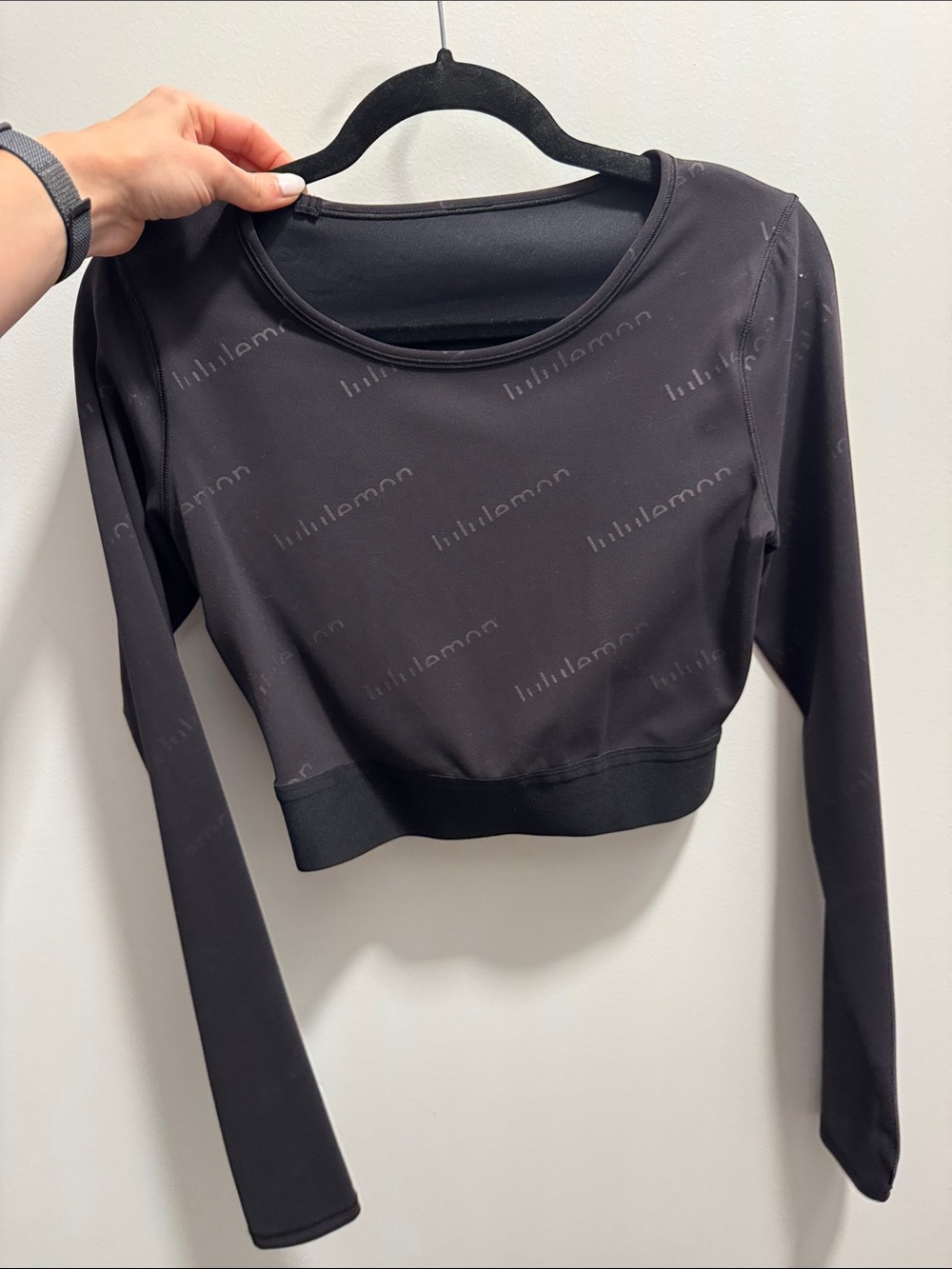 lululemon athletica Black Long-Sleeve Performance Crop Top